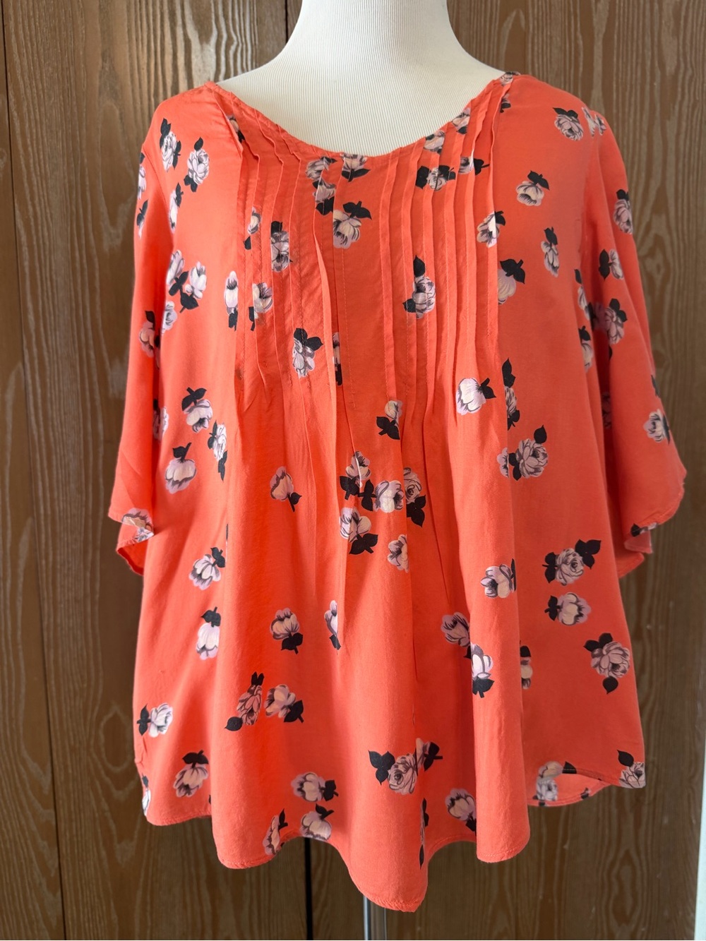 Anthropology Maeve maya  Floral flutter sleeve pintuck Blouse pleated front